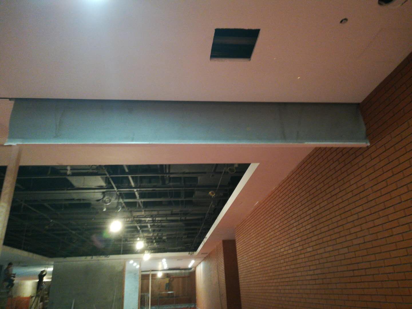 关于防排烟工程里的挡烟垂壁